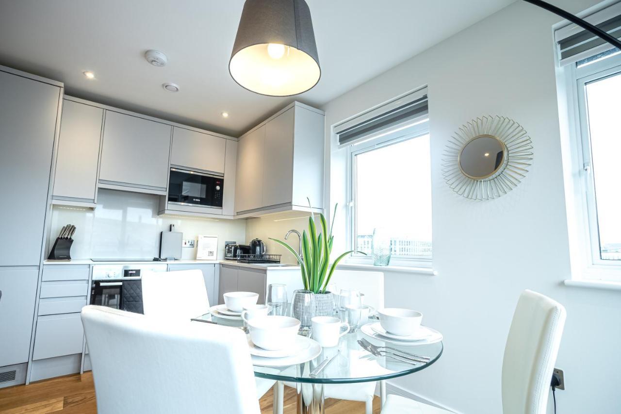 Deluxe Chic 1 2 Bed Apts Near Heathrow Legoland Windsor Slough Villa Kültér fotó