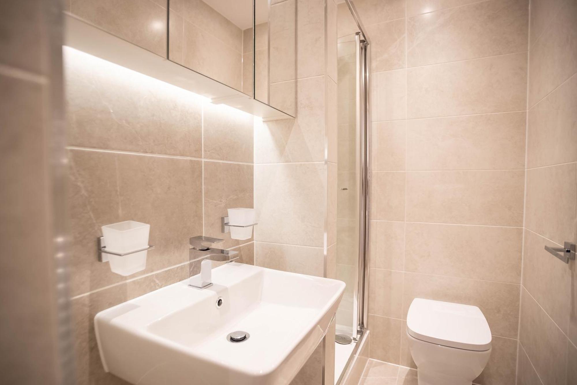 Deluxe Chic 1 2 Bed Apts Near Heathrow Legoland Windsor Slough Villa Kültér fotó