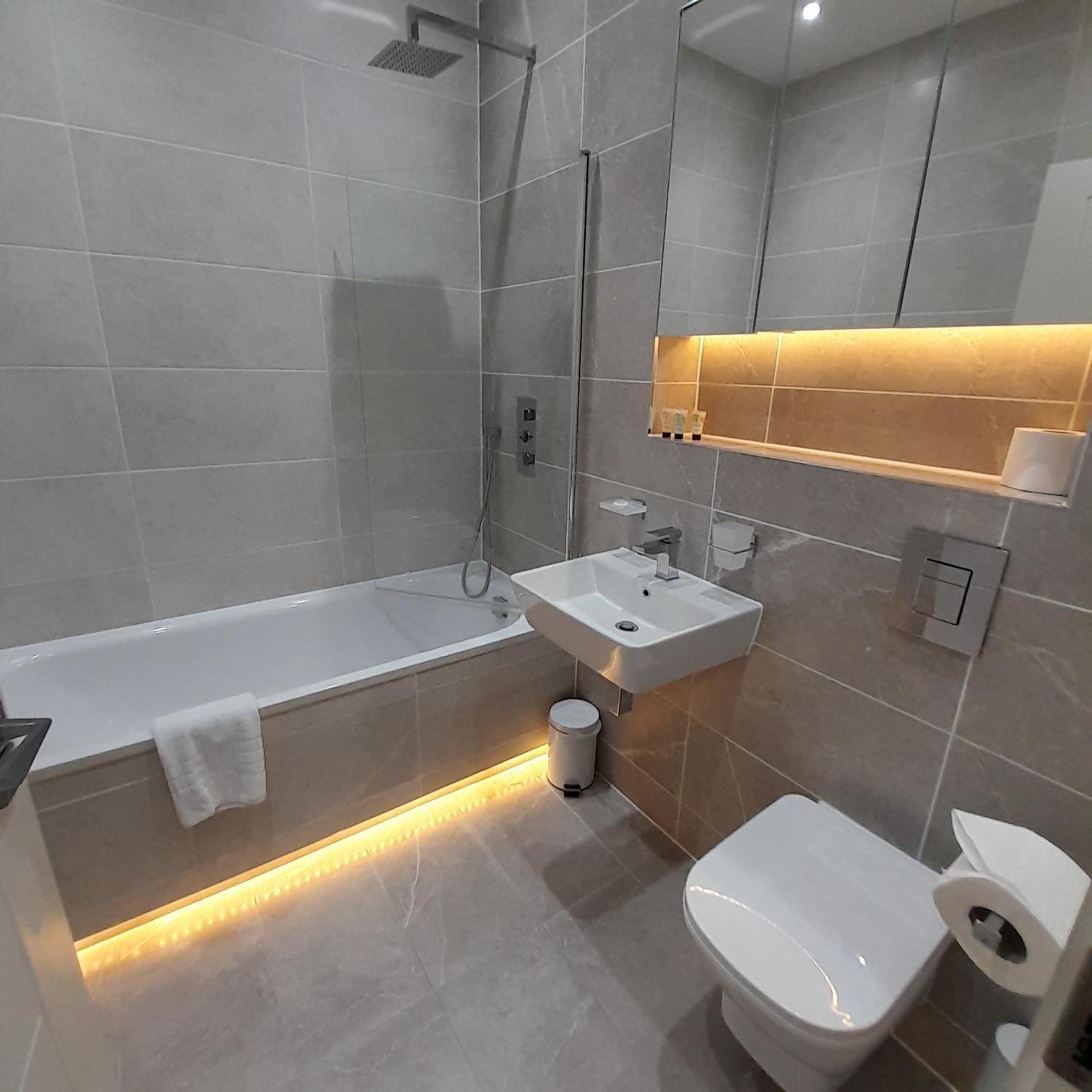 Deluxe Chic 1 2 Bed Apts Near Heathrow Legoland Windsor Slough Villa Kültér fotó