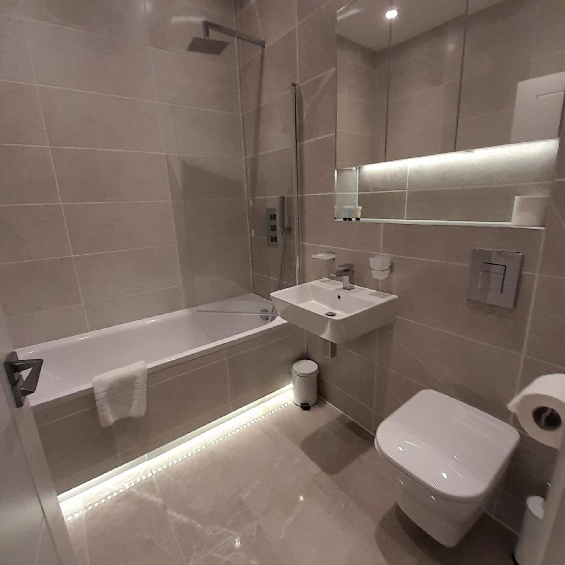 Deluxe Chic 1 2 Bed Apts Near Heathrow Legoland Windsor Slough Villa Kültér fotó